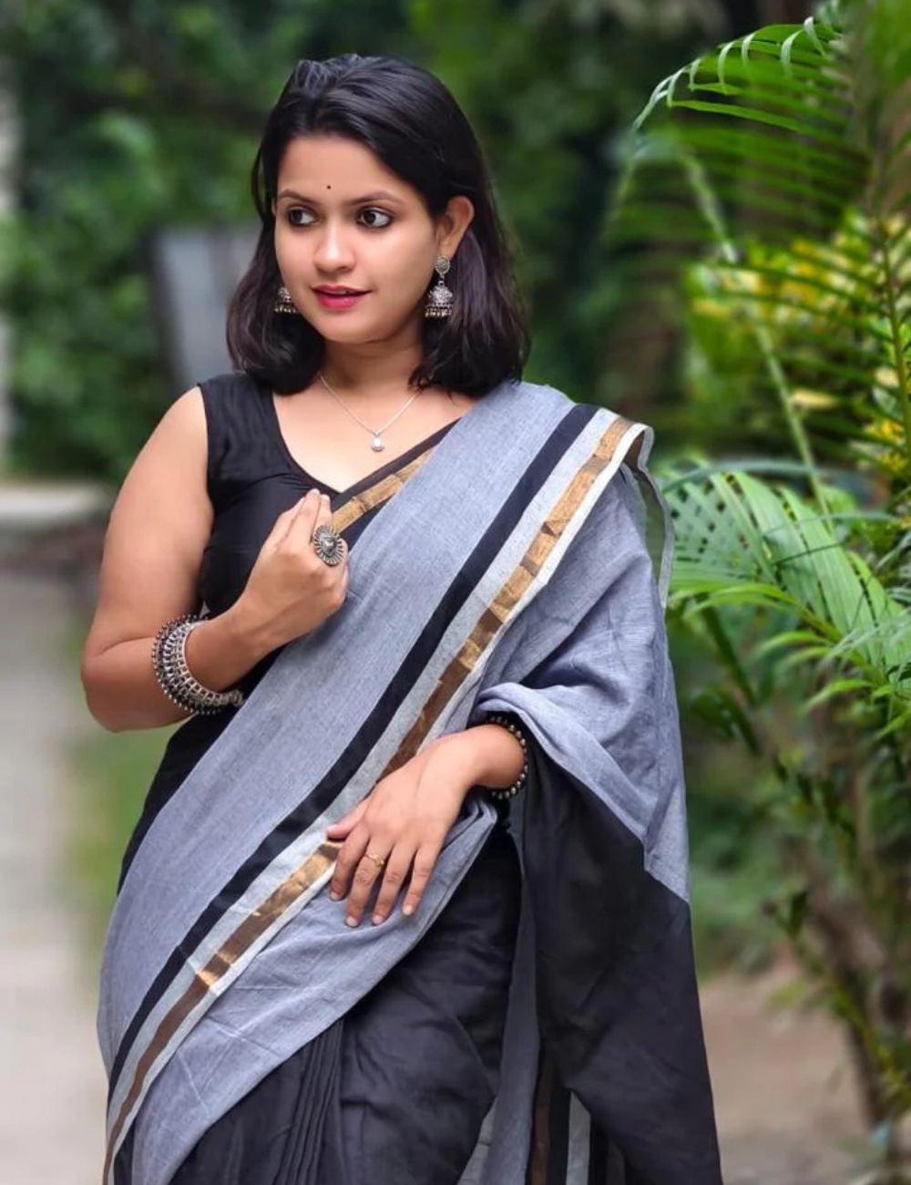 Black Dual coloured Mulmul Saree