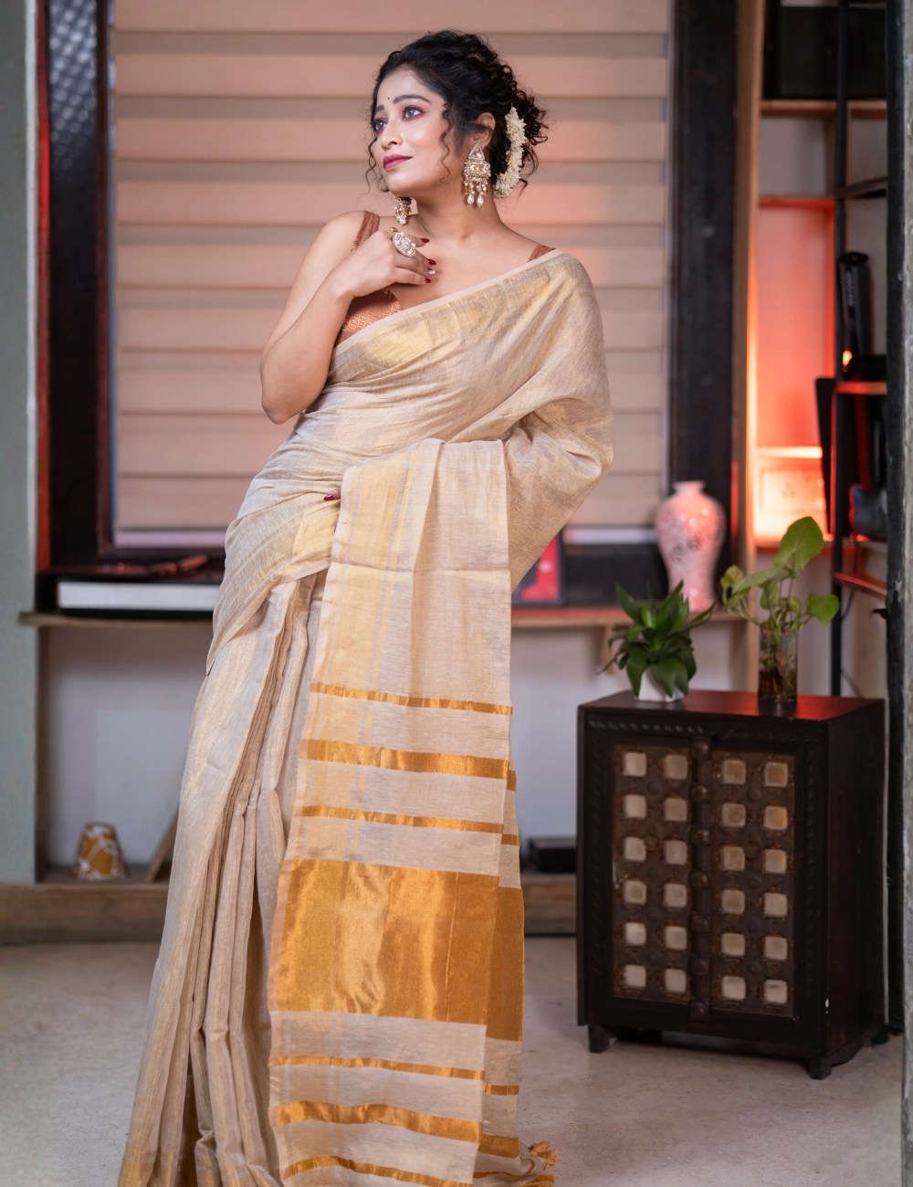 Linen Zari Tissue Saree – Cream/Off white