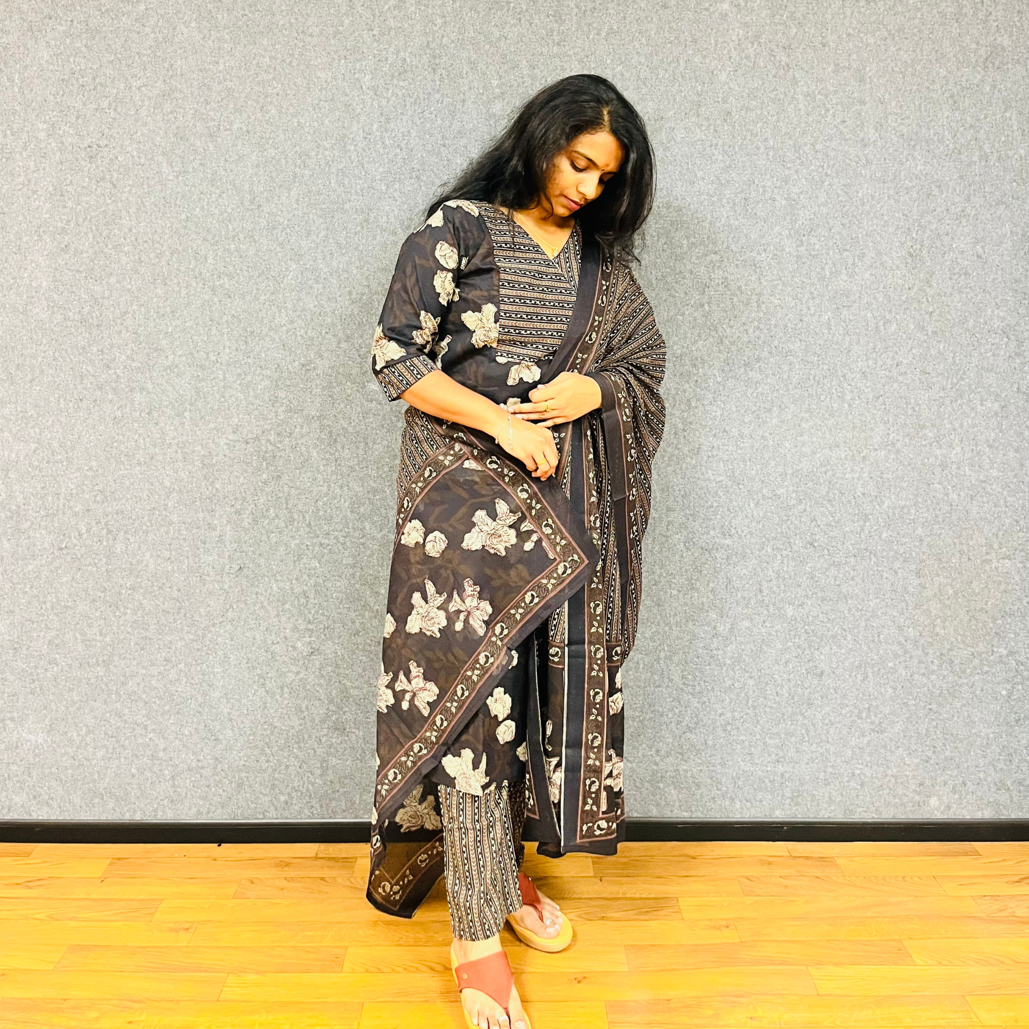 Vanam – Complete 3-piece Suit set