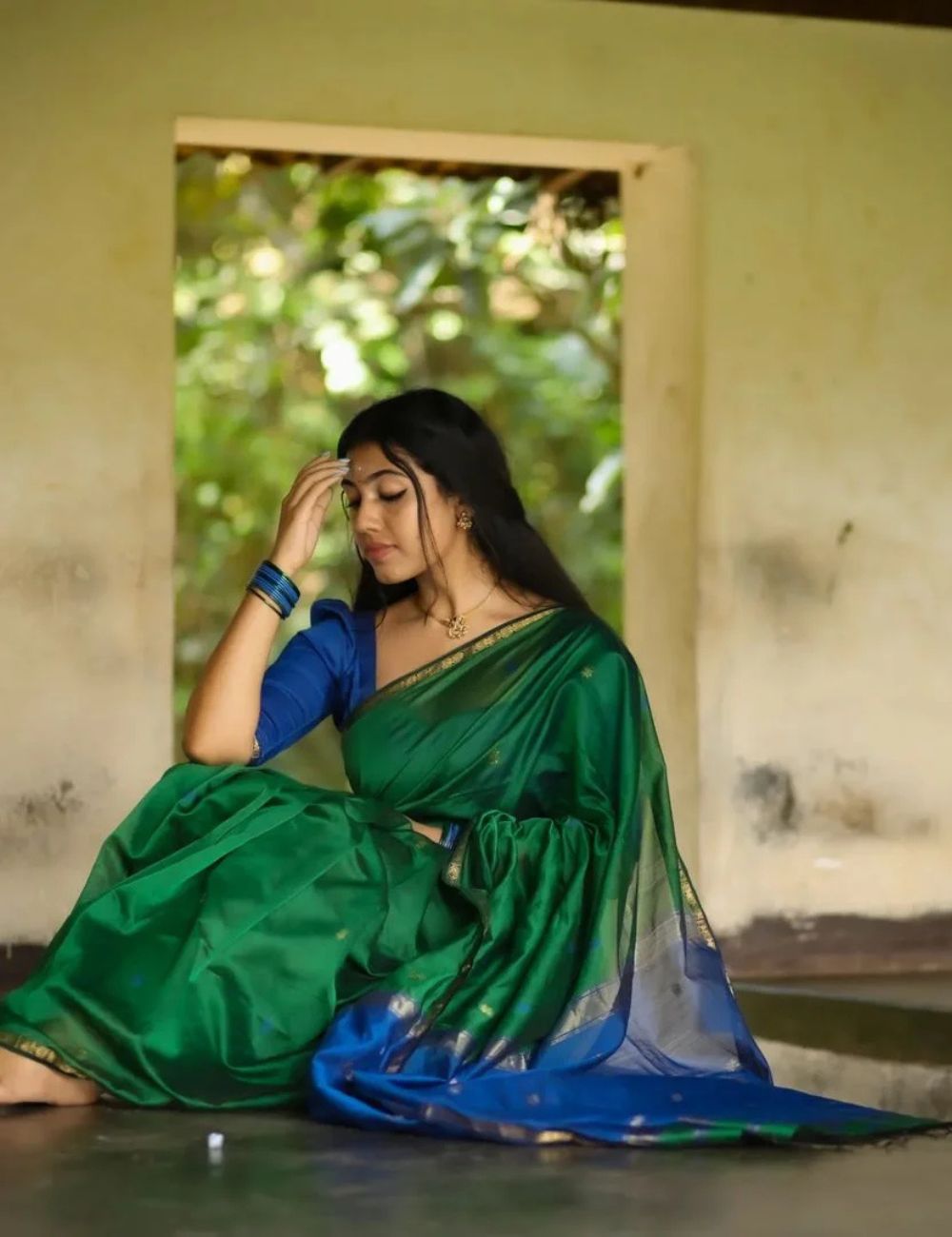 Bottle Green and Blue - Silk cotton Handloom Saree